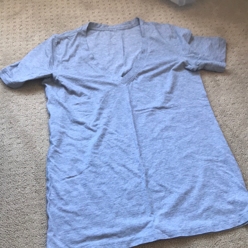 Lululemon t shirt